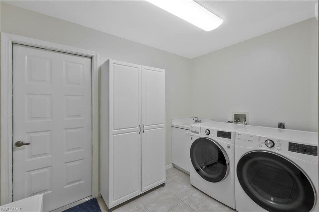 93 Silver Oaks Circle, Unit 3101 Naples, FL 34119 - Photo 14 of 22