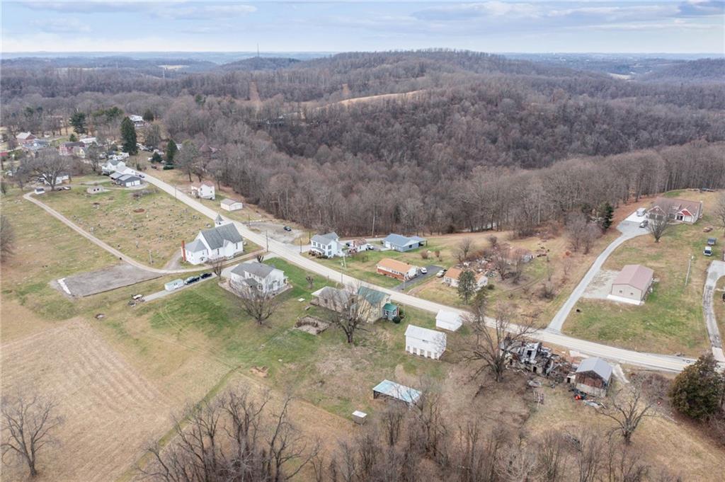 1054 Middletown Road New Stanton, PA 15672 - Photo 34 of 38