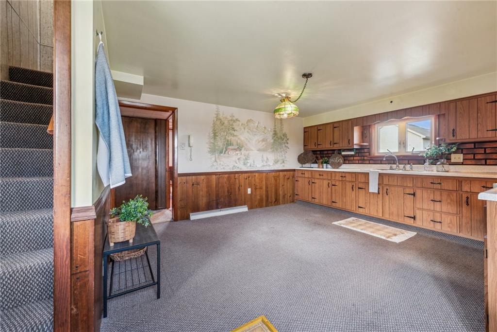 1054 Middletown Road New Stanton, PA 15672 - Photo 6 of 38