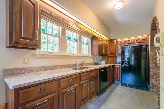 $400,000 | 1286 West Stephenson Street, Freeport, IL 61032