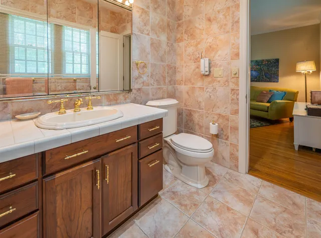 $400,000 | 1286 West Stephenson Street, Freeport, IL 61032