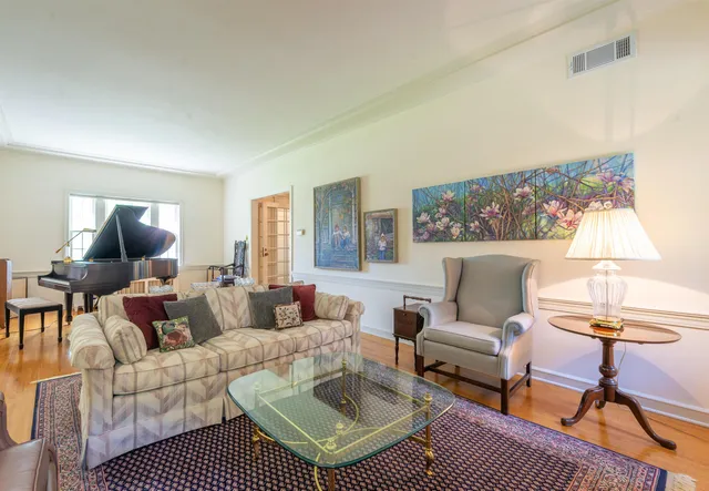 $400,000 | 1286 West Stephenson Street, Freeport, IL 61032