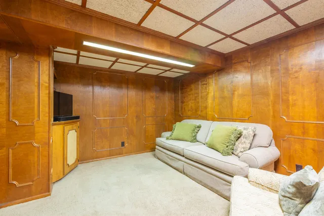 $400,000 | 1286 West Stephenson Street, Freeport, IL 61032