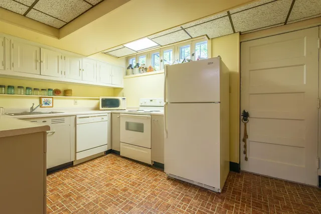 $400,000 | 1286 West Stephenson Street, Freeport, IL 61032