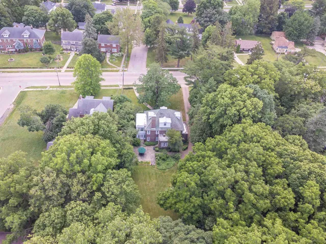 $400,000 | 1286 West Stephenson Street, Freeport, IL 61032