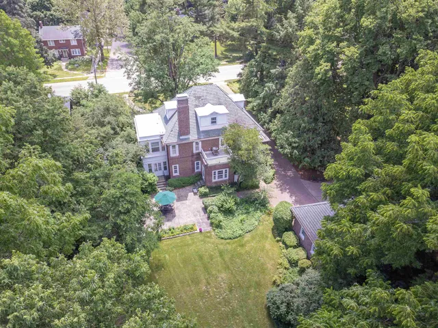 $400,000 | 1286 West Stephenson Street, Freeport, IL 61032