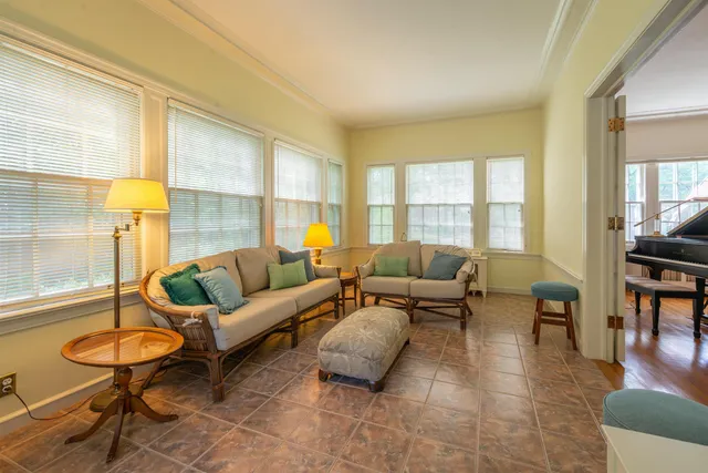 $400,000 | 1286 West Stephenson Street, Freeport, IL 61032