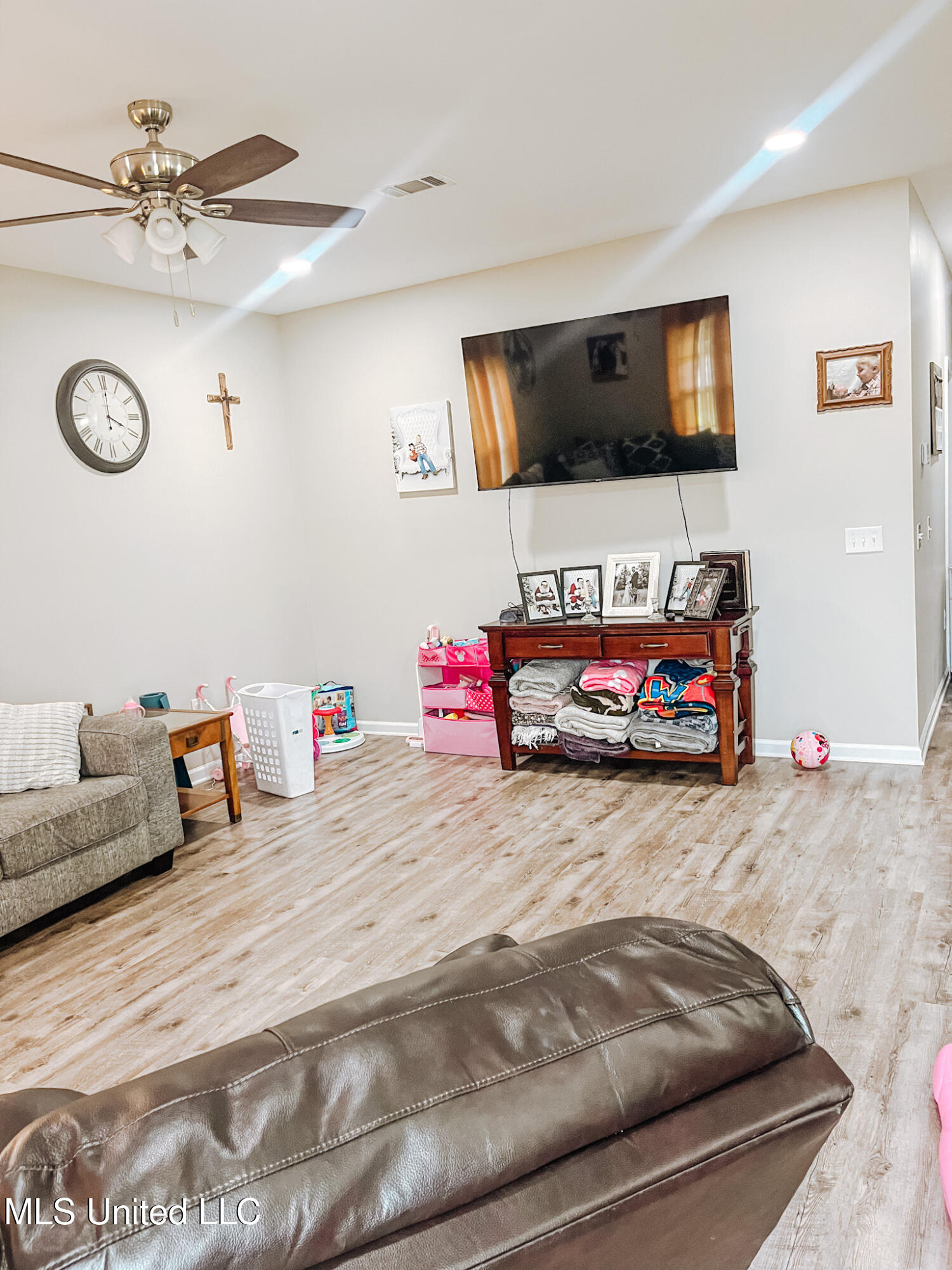 156 Ridge Lane Lucedale, MS 39452 - Photo 7 of 40 IMG_0604