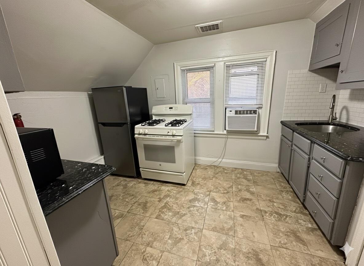 6453 West Point Street Taylor, MI 48180 - Photo 22 of 24 Upper Unit