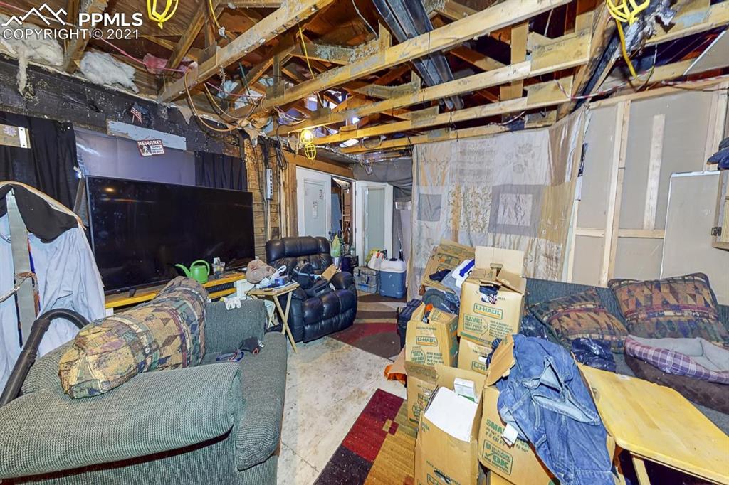 511 Buffalo Street Simla, CO 80835 - Photo 12 of 17 a living room with furniture