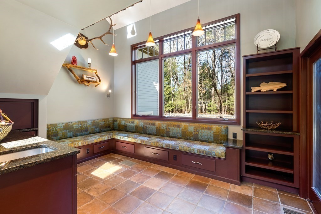44 Stone Road Sudbury, MA 01776 - Photo 4 of 36