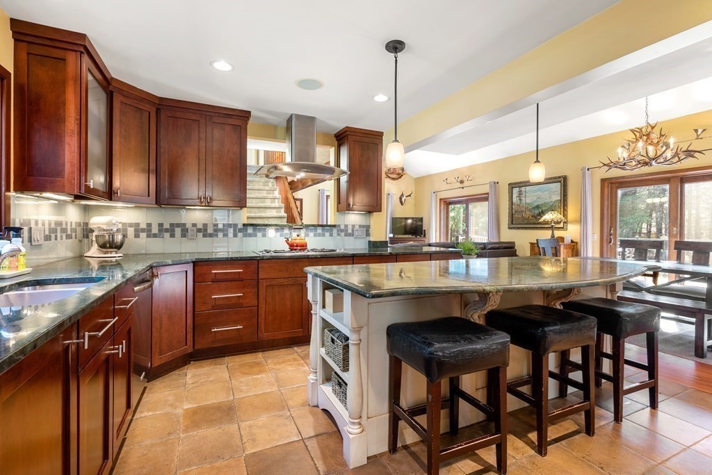 44 Stone Road Sudbury, MA 01776 - Photo 7 of 36