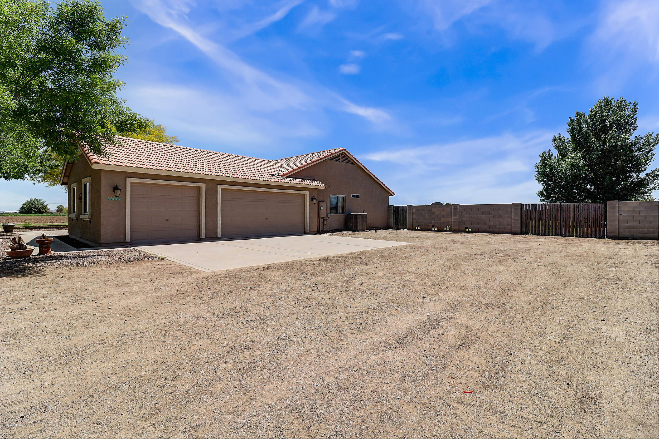 22007 West Carter Road Buckeye, AZ 85326 - Photo 5 of 35 A (5)