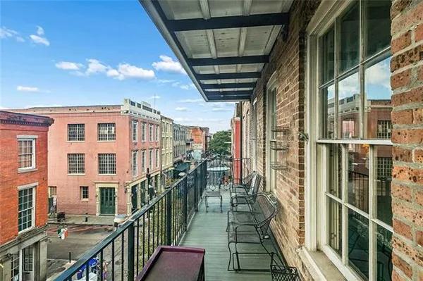 $2,900 | 232 Decatur Street, Unit 3D, New Orleans, LA 70130