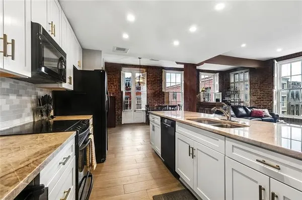 $2,900 | 232 Decatur Street, Unit 3D, New Orleans, LA 70130