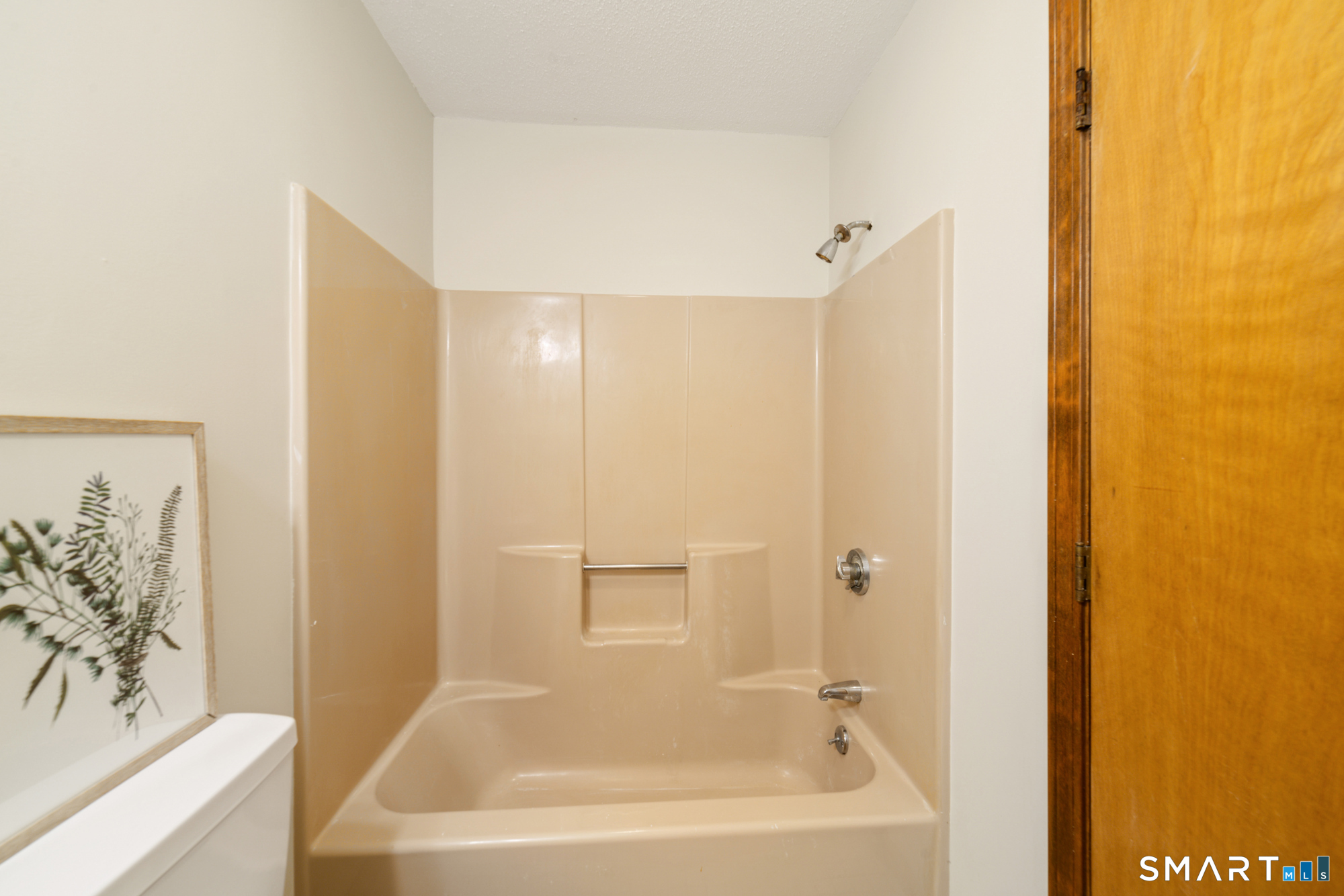 817 Woodtick Road, Unit 1A Waterbury, CT 06705 - Photo 22 of 26