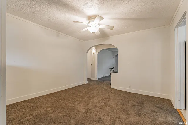 $99,900 | 306 Woodlawn Road, Lincoln, IL 62656