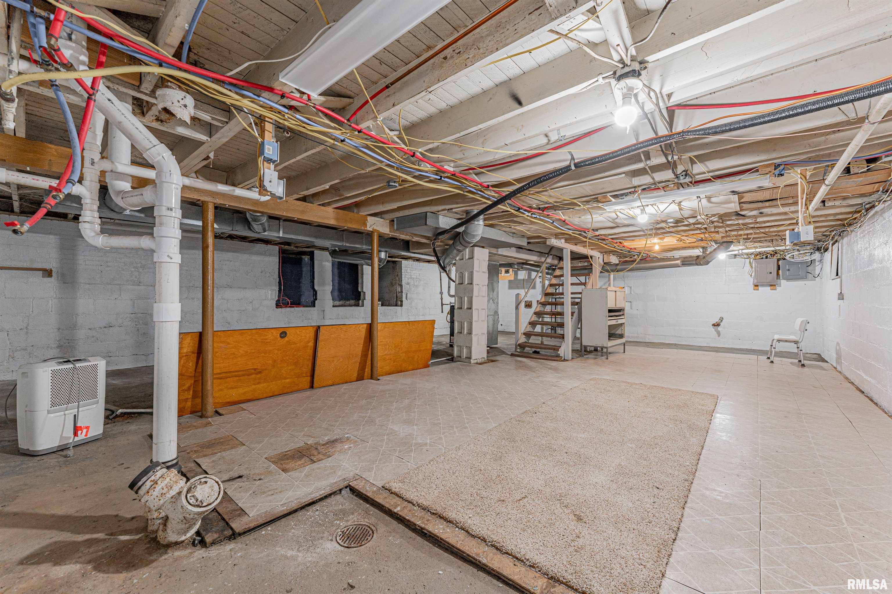 306 Woodlawn Road Lincoln, IL 62656 - Photo 18 of 27