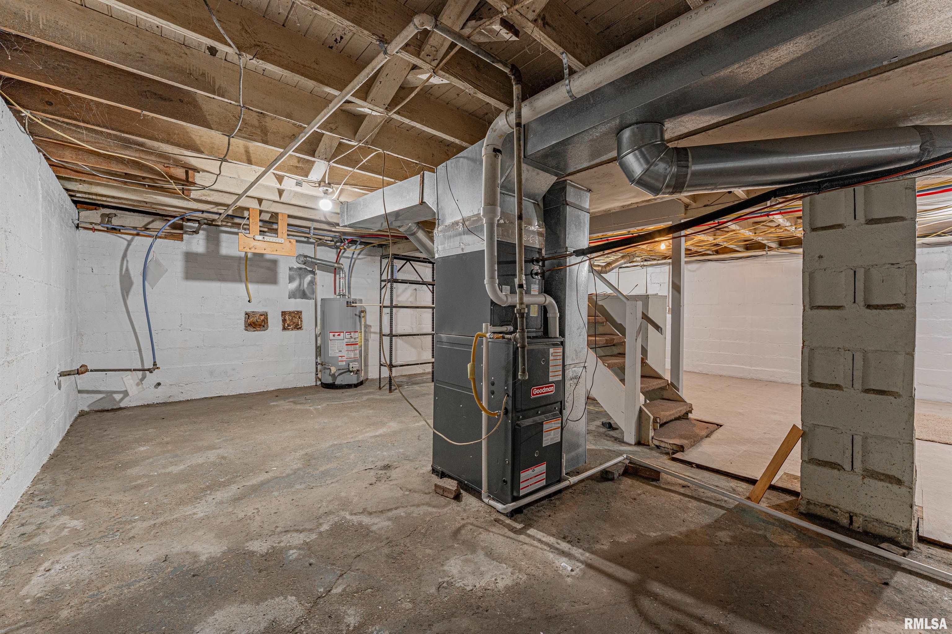 306 Woodlawn Road Lincoln, IL 62656 - Photo 20 of 27