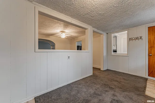 $99,900 | 306 Woodlawn Road, Lincoln, IL 62656