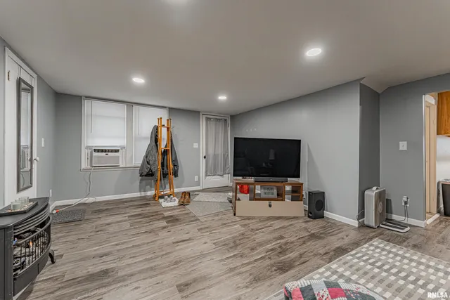 $99,900 | 306 Woodlawn Road, Lincoln, IL 62656