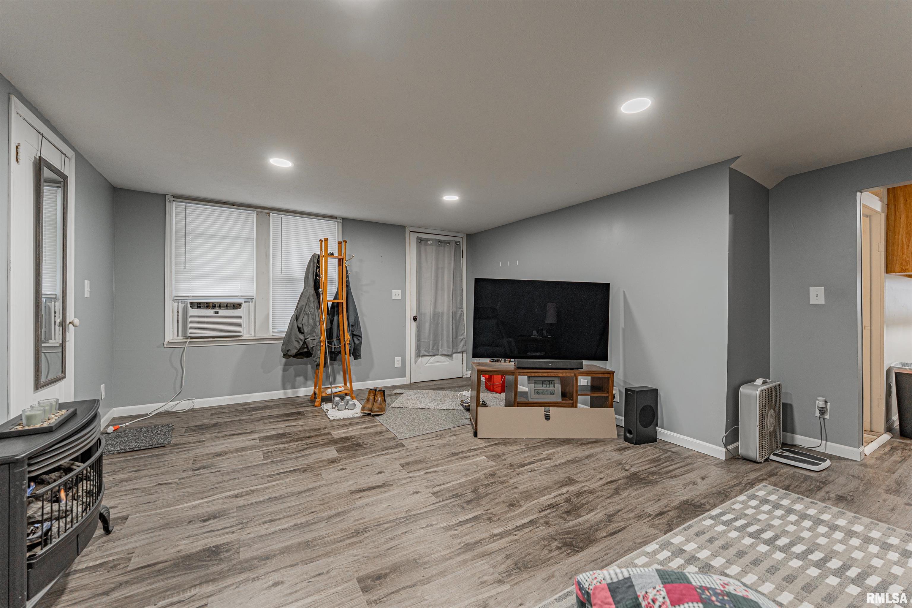 306 Woodlawn Road Lincoln, IL 62656 - Photo 23 of 27