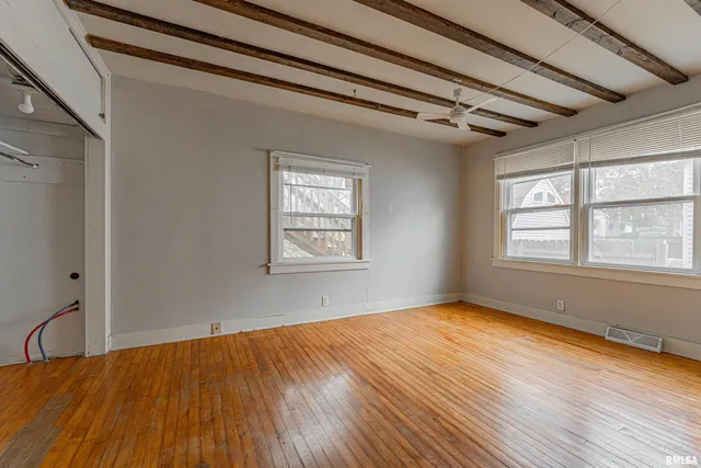 $99,900 | 306 Woodlawn Road, Lincoln, IL 62656