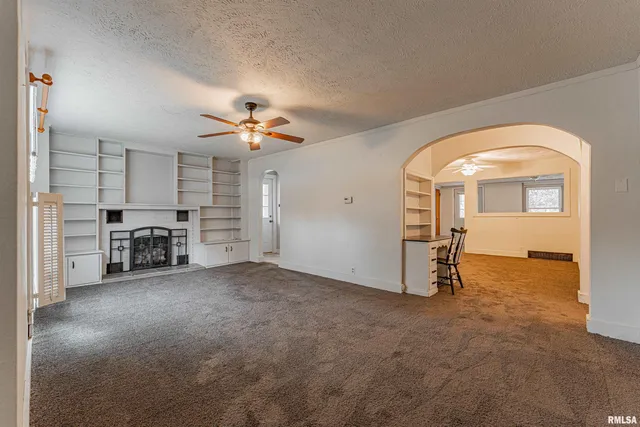 $99,900 | 306 Woodlawn Road, Lincoln, IL 62656