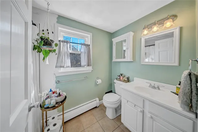 $499,999 | 13 Wakefield Avenue, South Kingstown, RI 02879