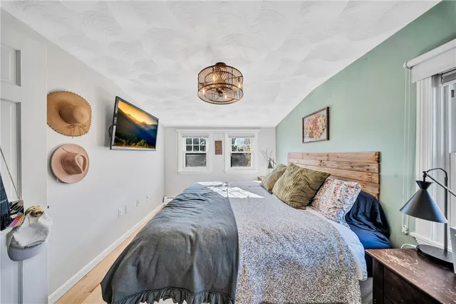 $499,999 | 13 Wakefield Avenue, South Kingstown, RI 02879