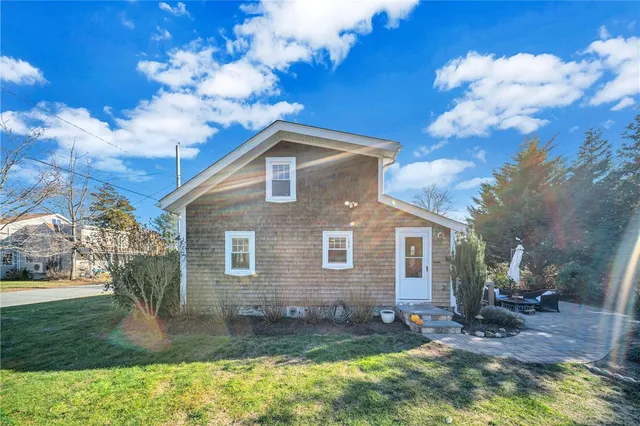$499,999 | 13 Wakefield Avenue, South Kingstown, RI 02879