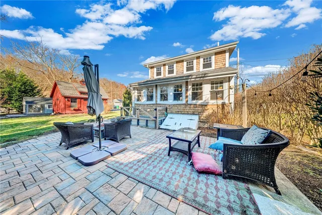 $499,999 | 13 Wakefield Avenue, South Kingstown, RI 02879