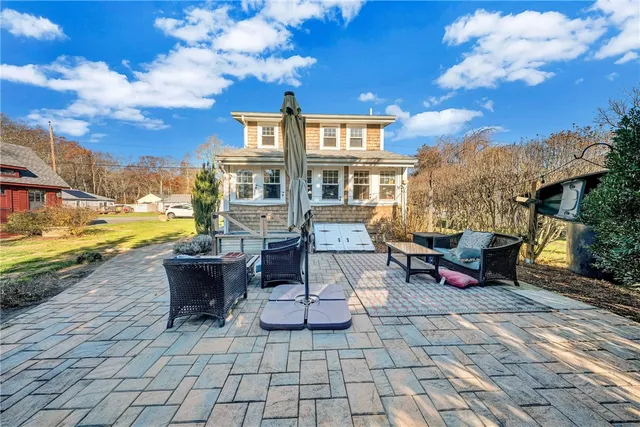 $499,999 | 13 Wakefield Avenue, South Kingstown, RI 02879