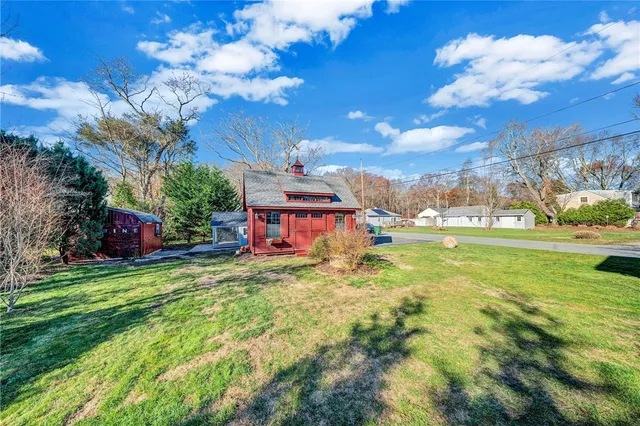 $499,999 | 13 Wakefield Avenue, South Kingstown, RI 02879