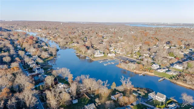 $499,999 | 13 Wakefield Avenue, South Kingstown, RI 02879