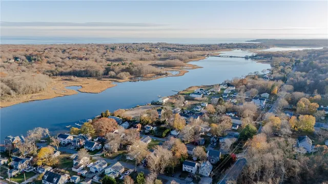 $499,999 | 13 Wakefield Avenue, South Kingstown, RI 02879