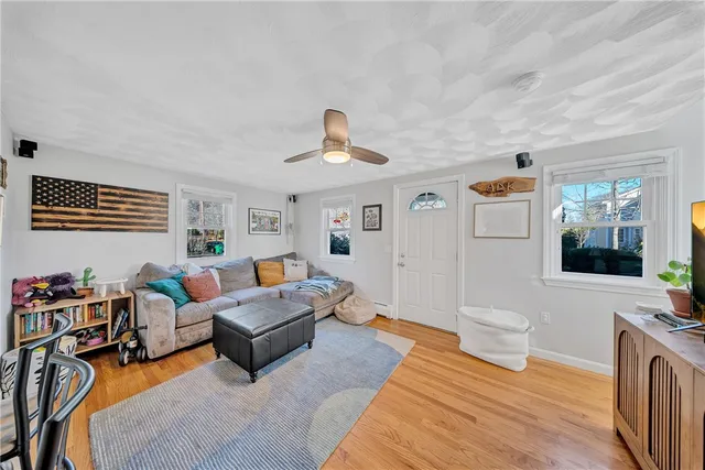 $499,999 | 13 Wakefield Avenue, South Kingstown, RI 02879