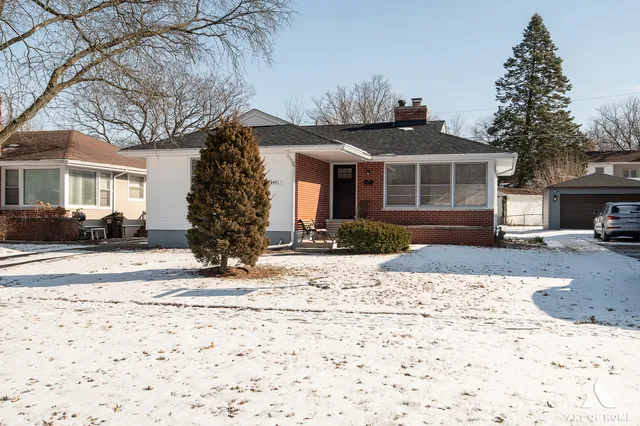 $335,000 | 18441 Stewart Avenue, Homewood, IL 60430