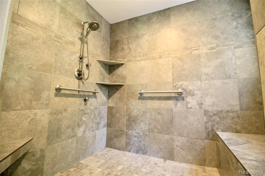 8372 Parshallville Road Fenton, MI 48430 - Photo 13 of 44