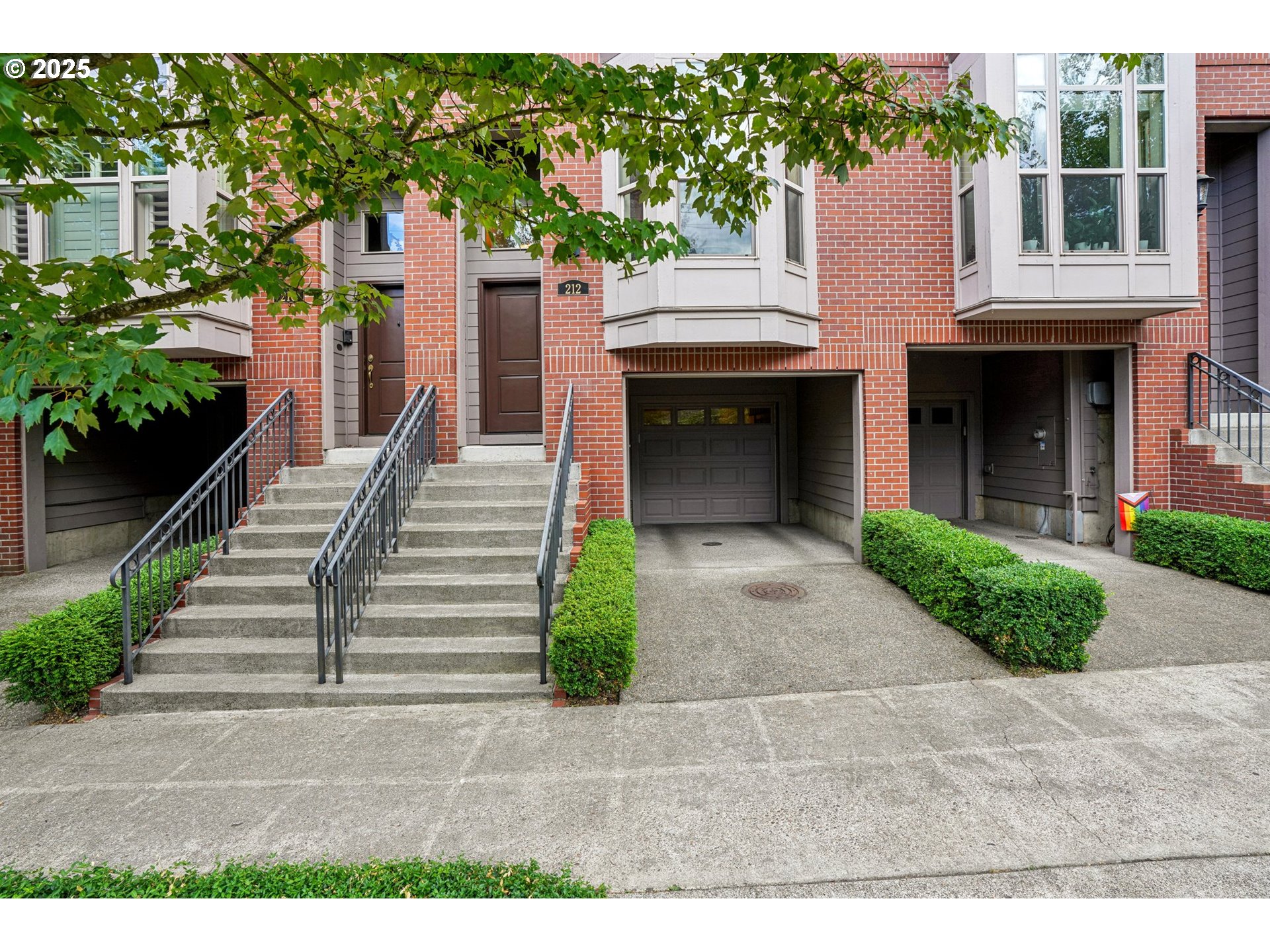 212 South Pendleton Street Portland, OR 97239 - Photo 1 of 36 Gallery Image 1