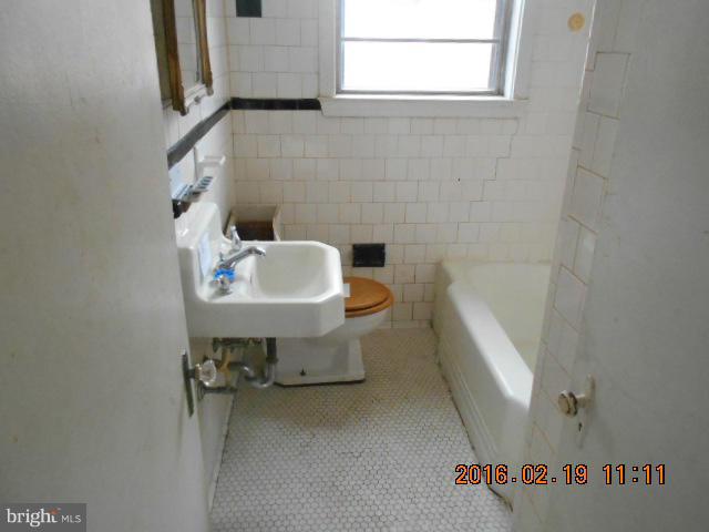 316 Upland Road Baltimore, MD 21208 - Photo 4 of 7 Bath