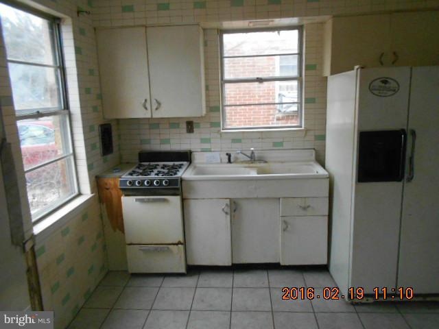 316 Upland Road Baltimore, MD 21208 - Photo 5 of 7 Kitchen