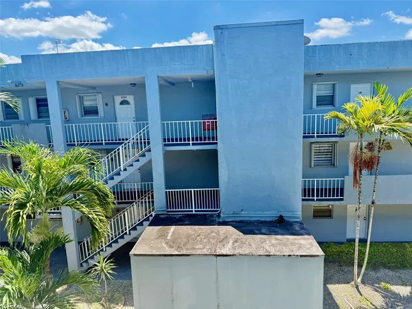 $2,100 | 1755 West 60th Street, Unit D312, Hialeah, FL 33012
