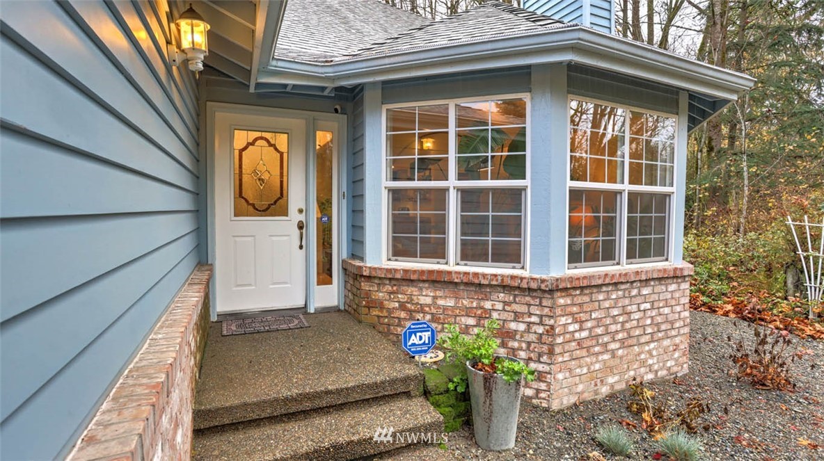 18820 106th Avenue Southeast Renton, WA 98055 - Photo 2 of 38 Gallery Image 2