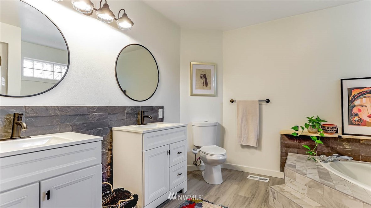 18820 106th Avenue Southeast Renton, WA 98055 - Photo 21 of 38 Gallery Image 21