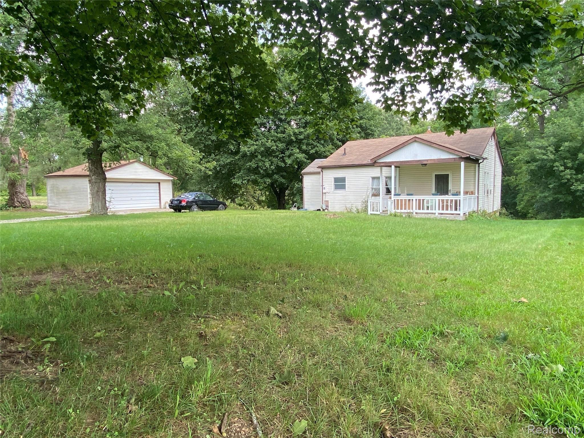 4520 Rattek Road Clarkston, MI 48346 - Photo 1 of 33 House garage.JPG