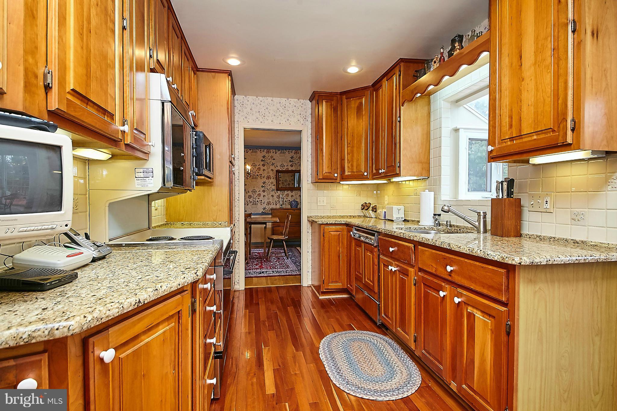 6130 Long Meadow Road McLean, VA 22101 - Photo 6 of 25 Kitchen