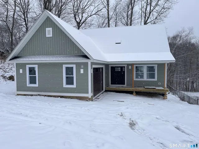 $279,000 | 24 West Lakeview Road, Plymouth, CT 06782