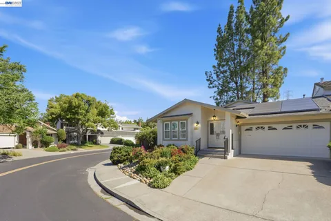$1,368,000 | 2122 Wilmington Drive, Walnut Creek, CA 94596