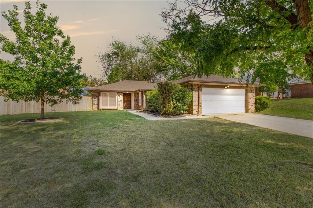 301 Ascot Drive, Euless, TX 76040 Compass